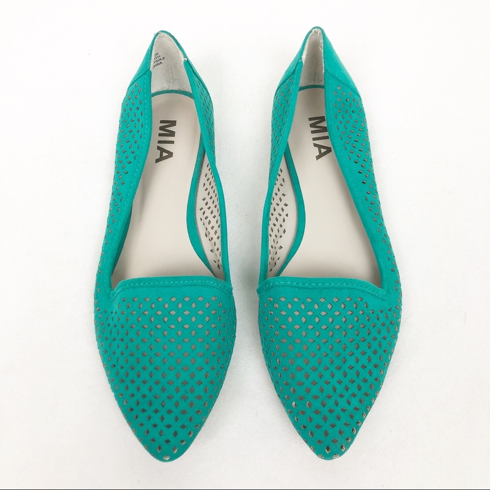 MIA Esie Laser Cut Pointed Toe Flats